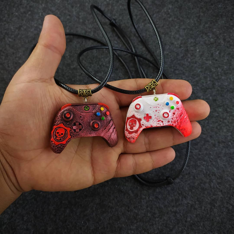 گردنبند رزینی طرح دسته بازی ایکس باکس XBox controller