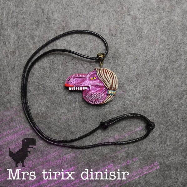 گردنبند رزینی طرح صورتی Tirix dinisir